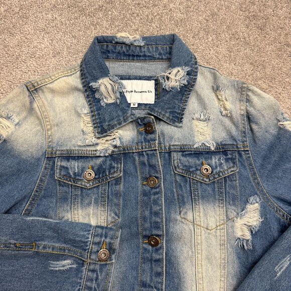 The Style Between Us Distressed Denim Jacket Womens Medium Ripped Acid Wash - Picture 3 of 15